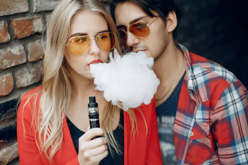 young couple with vape city